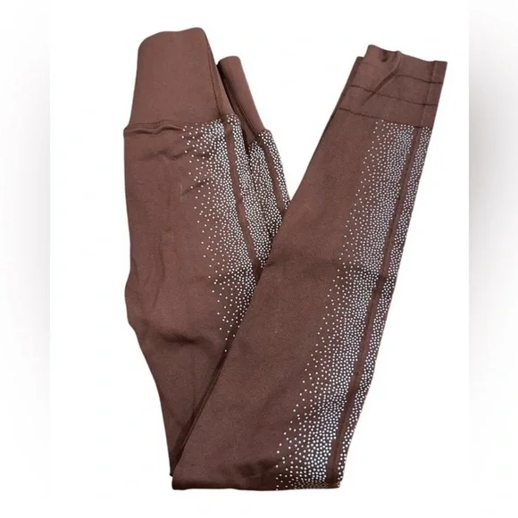 Fabletics High-Waisted Sculptknit® Reflective Legging - Picture 8 of 9